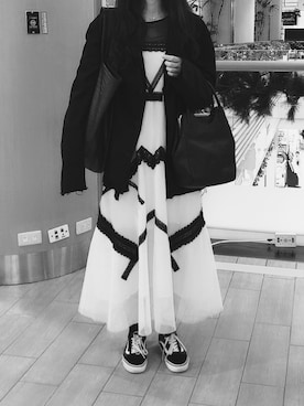 「Yohji Yamamoto（ヨウジヤマモト）のアイテム（ショルダーバッグ）」を使った、Ethel C. さん（レディース・165cm）の冬コーディネート
