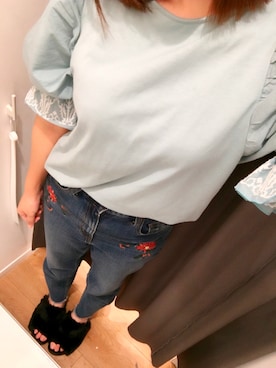 「刺繍デニム」｜「アイテム（サンダル）」を使った、saさん（レディース・163cm）の秋コーディネート