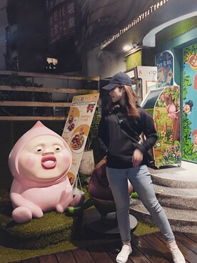 「adidas（アディダス）のアイテム（キャップ、ブルー系）」を使った、Nicoleさん（レディース・164cm）の冬コーディネート