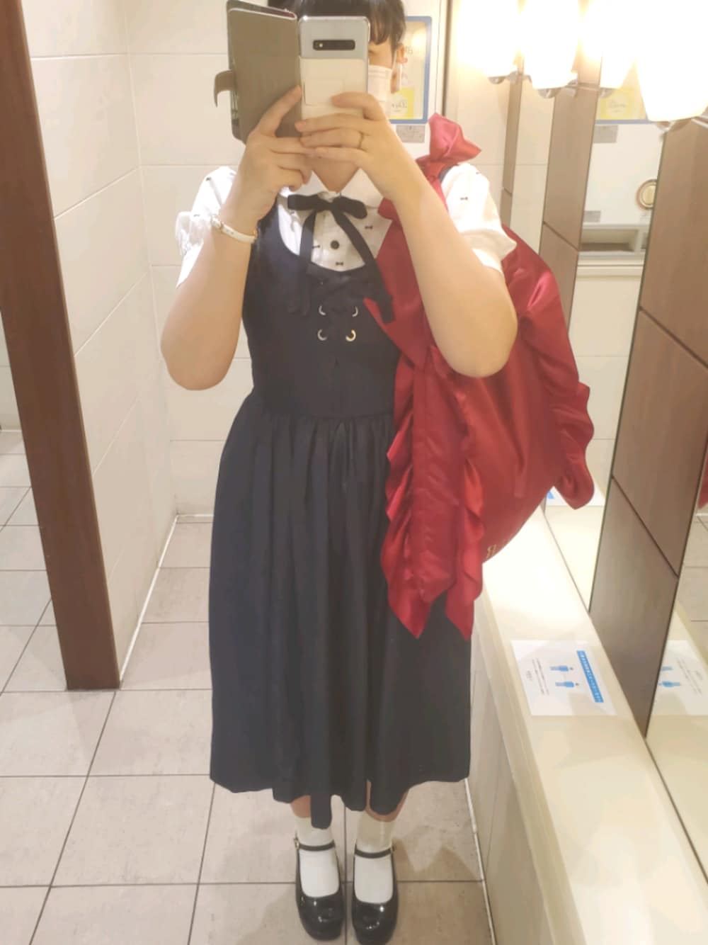 「ガーリー、デニム、fint、milk、Maison de FLEUR 、先輩とご飯」｜「F i.n.tのアイテム（ジャンパースカート、ブルー系）」を使った、ありすさん（レディース・159cm）の夏コーディネートの1枚目の写真