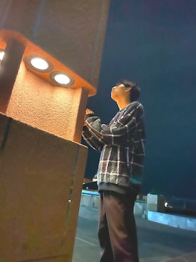 「neos（ネオス）のアイテム（スウェット）」を使った、@uky_ooさん（メンズ・177cm）の秋コーディネート
