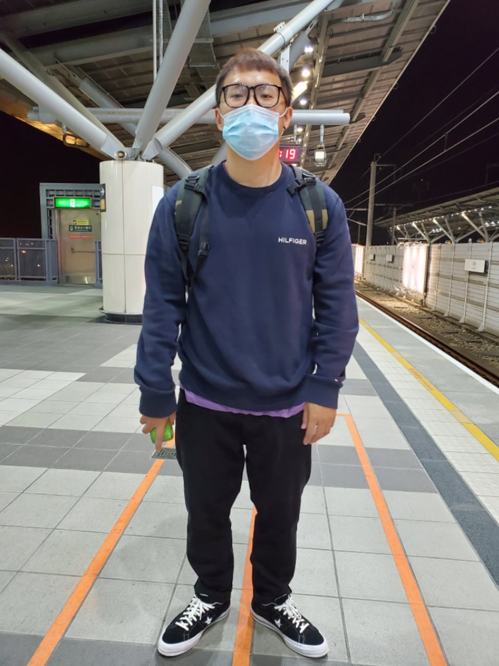 「TOMMY HILFIGERのアイテム（トップス、その他）」を使った、はやしさん（メンズ・173cm）の秋コーディネートの1枚目の写真