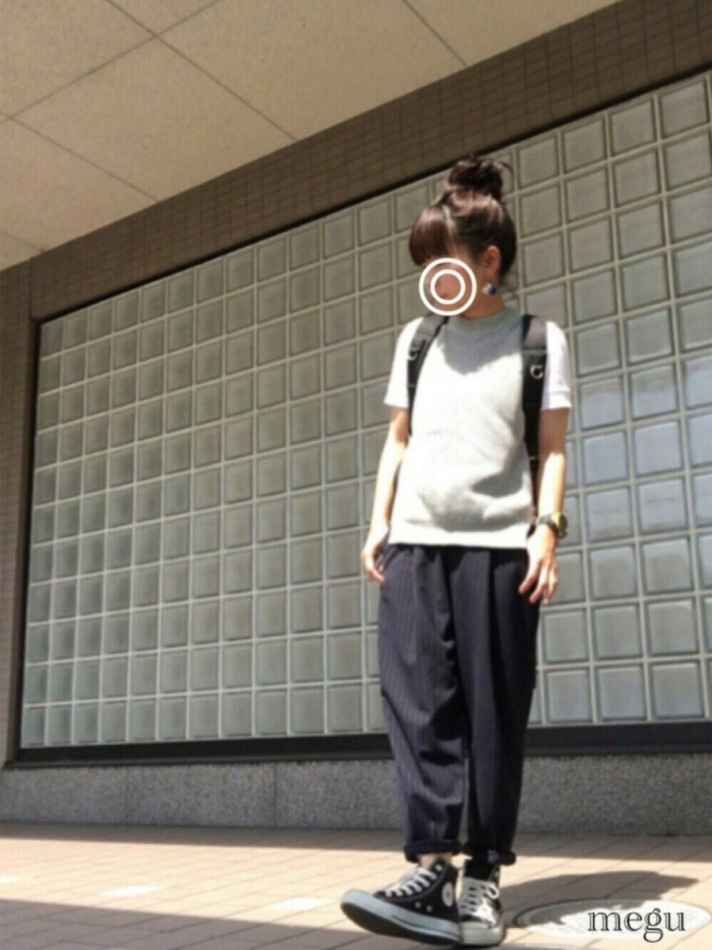 「白Tシャツ、カジュアル、お団子ヘアー、ストライプパンツ、ベスト、ネイビーのとりこ♡、5月WEAR白Tコーデ祭り、チビーズ✳︎、ドラフトMR、ストライプ」｜「FABRIQUE en Planete terreのアイテム（Tシャツ/カットソー、ホワイト系）」を使った、☆さん（レディース・148cm）の春コーディネートの1枚目の写真