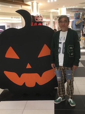 「USEDo（ユーズド）のアイテム（パンツ）」を使った、Seiichiroさん（メンズ・180cm）の秋コーディネート