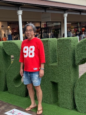 「red」｜「アイテム（ビーチサンダル）」を使った、Seiichiroさん（メンズ・180cm）の夏コーディネート