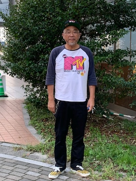 「ラブアンドピース2020」｜「アイテム（チノパンツ）」を使った、Seiichiroさん（メンズ・180cm）の秋コーディネート