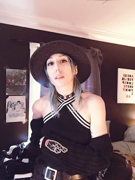 「EUGENIA KIM（ユージニアキム）のアイテム」を使った、Danielle Houdeさん（レディース・168cm）の春コーディネート