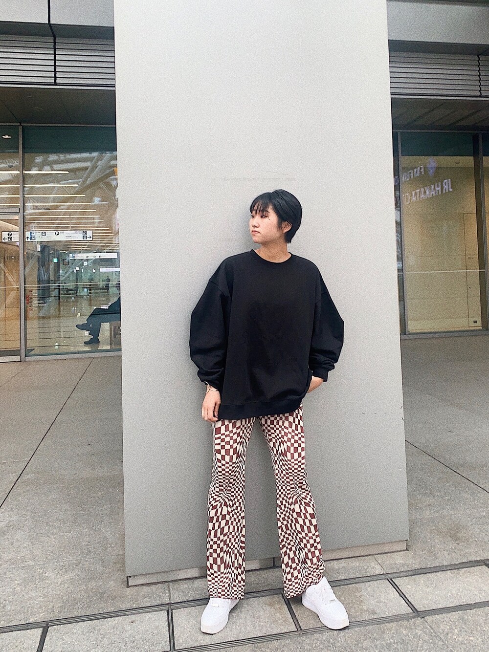 「SLY、秋服、高身長女子、おしゃれさんと繋がりたい、パンツスタイル、NIKE、スニーカー、AF1」｜「SLYのアイテム（トップス、ブラック系）」を使った、akari.さん（レディース・168cm）の秋コーディネートの1枚目の写真