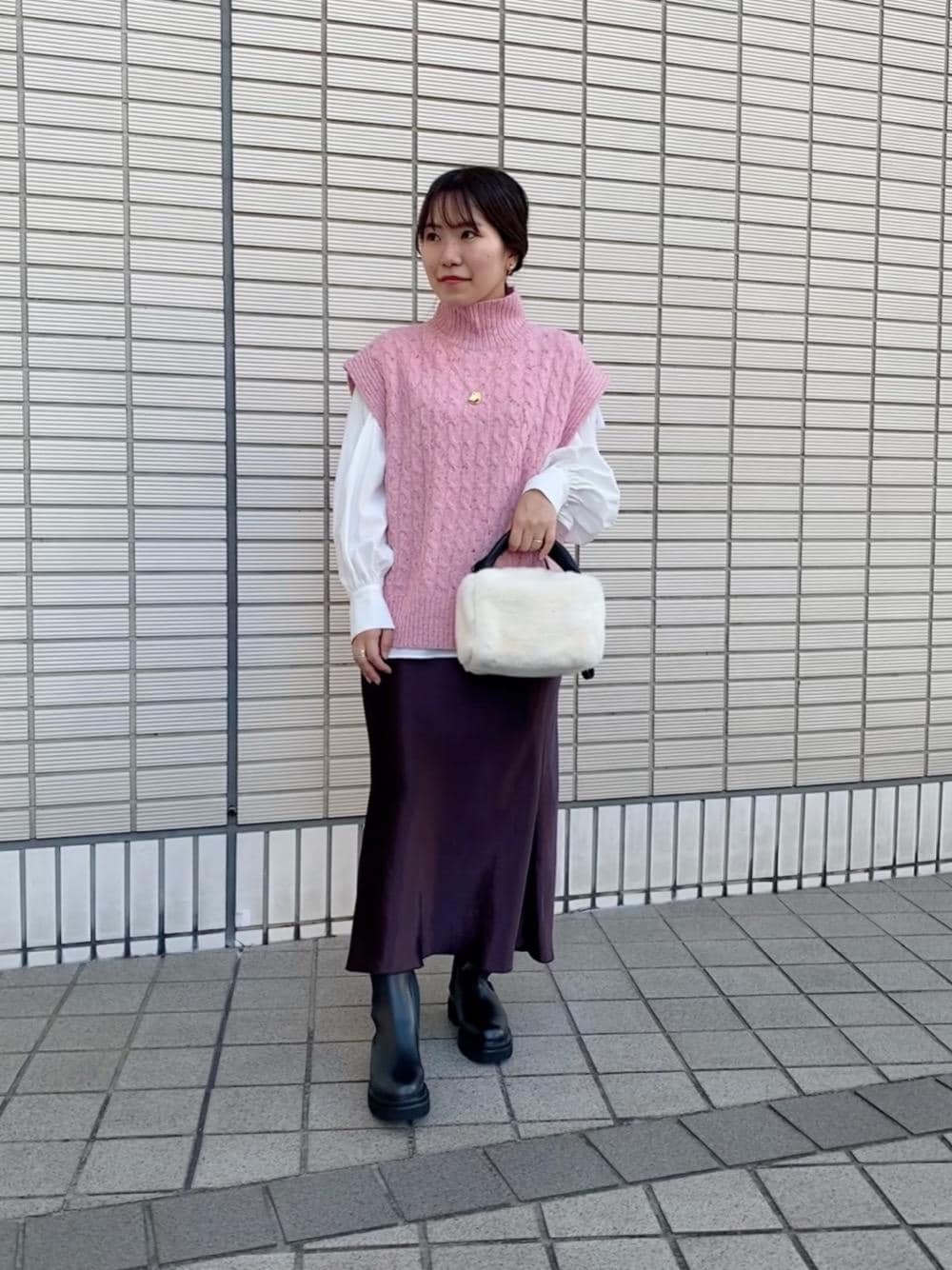 「UNITED ARROWSのUBCMD ハイネック ボリュームスリーブ ブラウス †（シャツ/ブラウス、ホワイト系）」を使った、木村　美咲さん（レディース・153cm）の秋コーディネートの1枚目の写真