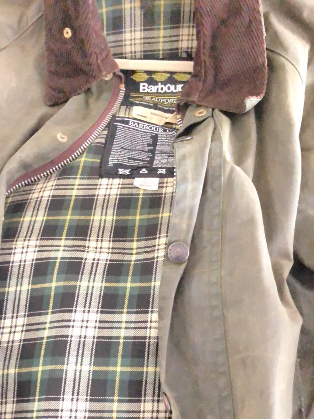 「バブアー、barbour、オイルドジャケット、おしえて下さい、おしゃれさんと繋がりたい、古着、オイル、春、フォローミー、シンプル」｜「Barbourのアイテム（その他アウター、グリーン系）」を使った、orIlyさん（メンズ・165cm）の冬コーディネートの1枚目の写真