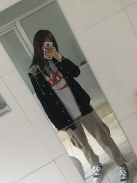 「アイテム（スマホケース/カバー、ホワイト系）」を使った、Rさん（レディース・170cm）の秋コーディネート