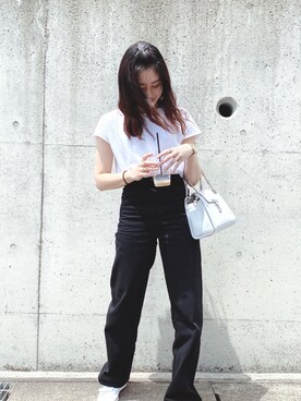 「UNIQLO（ユニクロ）のアイテム（デニムパンツ、ブラック系）」を使った、Mikkoさん（レディース・165cm）の春コーディネート