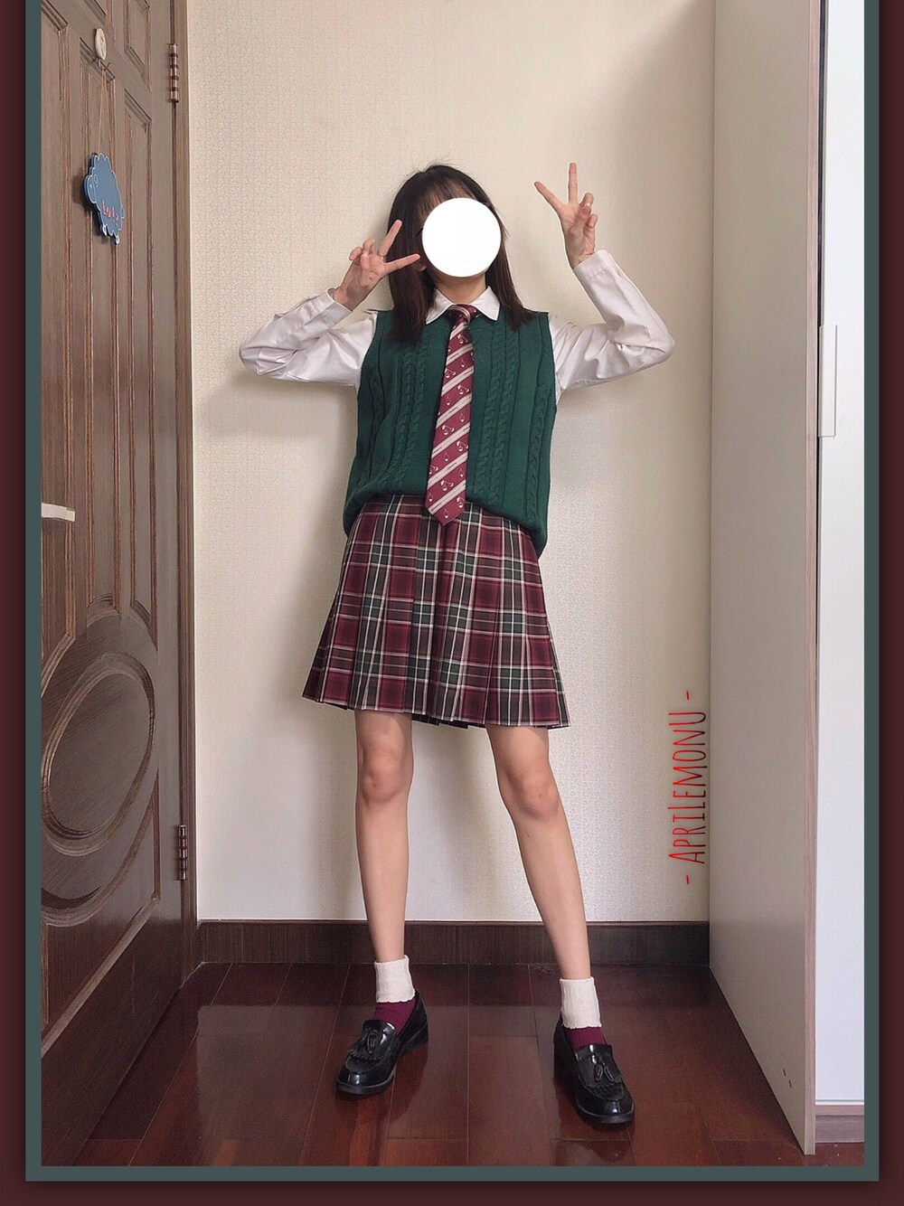 「JK」｜「🍒のアイテム（その他、グリーン系）」を使った、aluさん（レディース・162cm）の春コーディネートの1枚目の写真