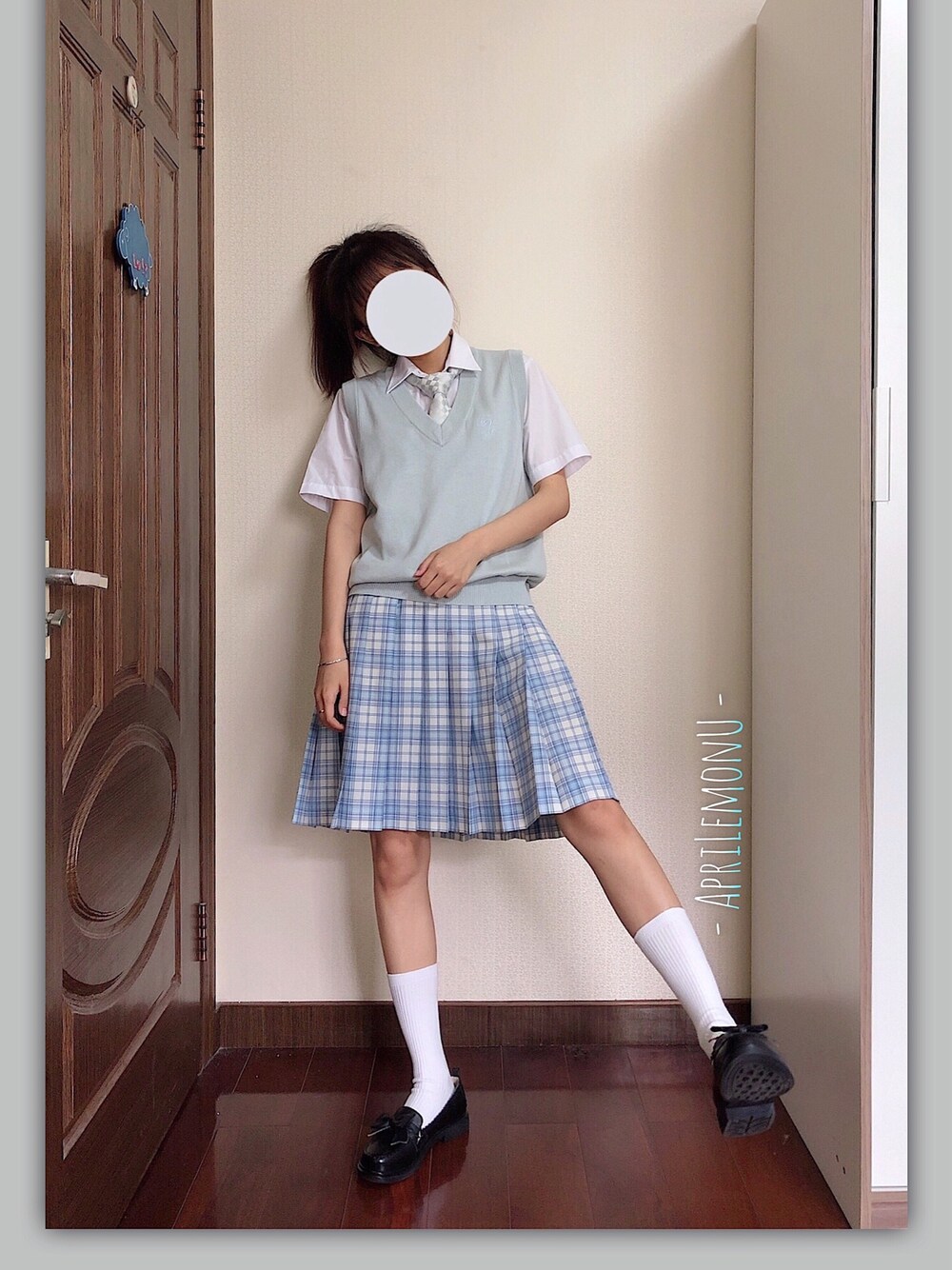 「JK」｜「鬼鬼のアイテム（ベスト、その他）」を使った、aluさん（レディース・163cm）の夏コーディネートの1枚目の写真