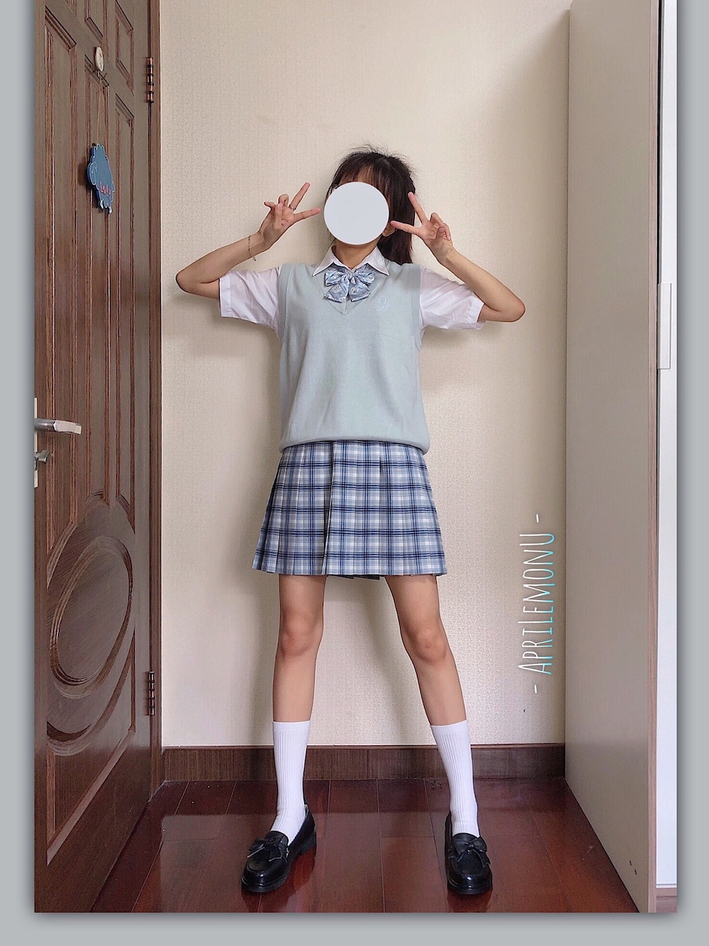 「JK」｜「鬼鬼のアイテム（ベスト、その他）」を使った、aluさん（レディース・163cm）の夏コーディネートの1枚目の写真
