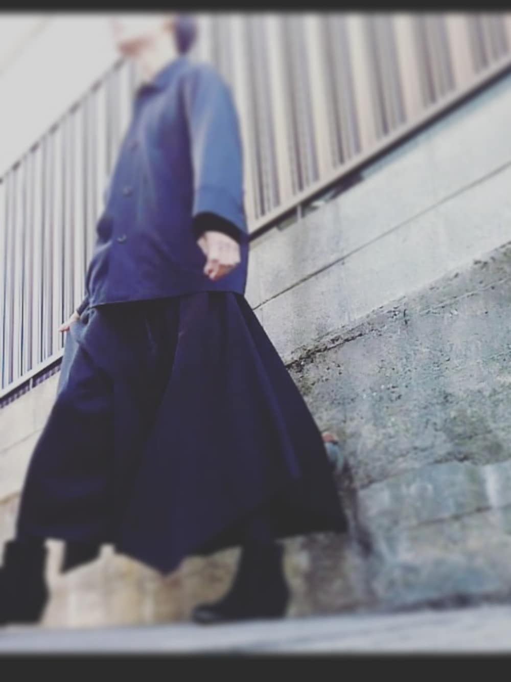 「ワイドパンツ、黒、黒コーデ、モード、ワイズ、yohjiyamamoto、Y's、monomania」｜「monomaniaのアイテム（パンツ、ブラック系）」を使った、カノンさん（メンズ・167cm）の冬コーディネートの1枚目の写真