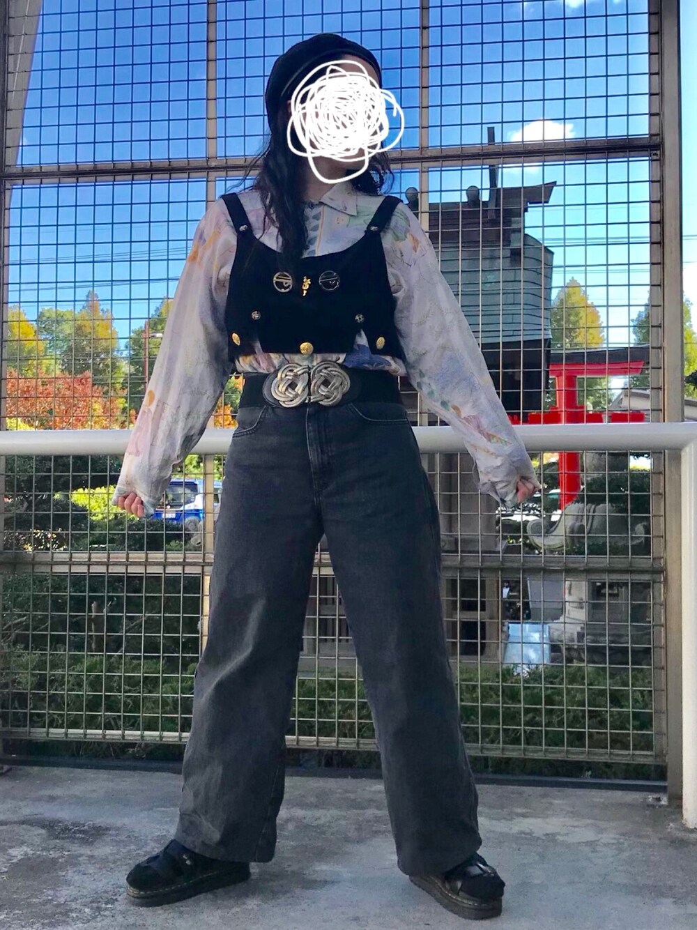 「古着、古着好きな人と繋がりたい、おじいちゃん、80s、バブリー」｜「UNIQLOのアイテム（デニムパンツ、ブラック系）」を使った、おしばさん（レディース・153cm）の秋コーディネートの1枚目の写真