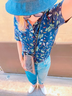 「アイテム（スリッポン）」を使った、AKI 𖤓さん（レディース・163cm・20代）の夏コーディネート
