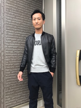 「リラックスパンツ」｜「アイテム（スウェット）」を使った、ベリーさん（メンズ・176cm）の春コーディネート