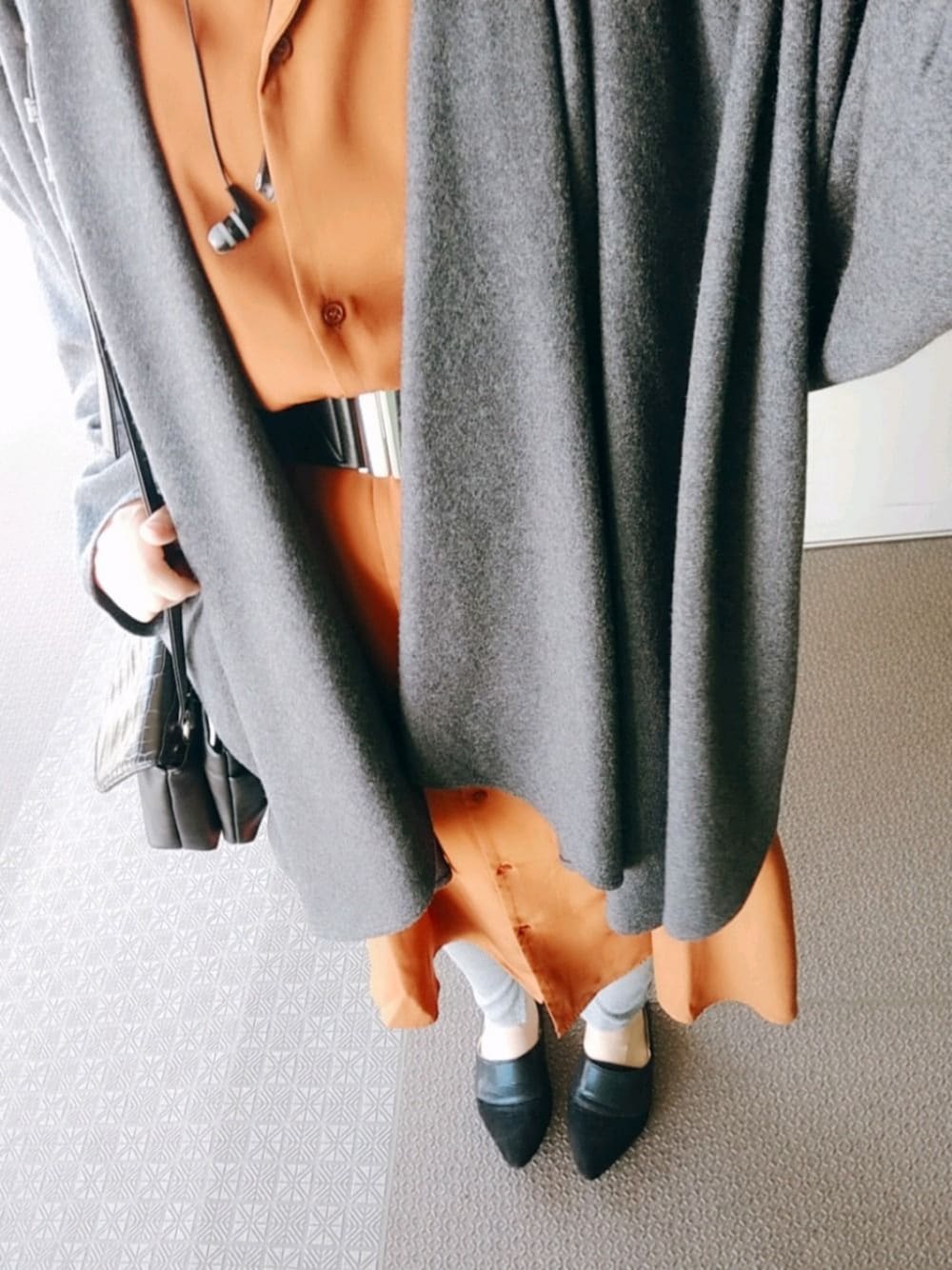 「シンプル、GU、秋のコーデ」｜「GUのアイテム（ワンピース/ドレス、オレンジ系）」を使った、asmrsさん（レディース・158cm）の秋コーディネートの1枚目の写真