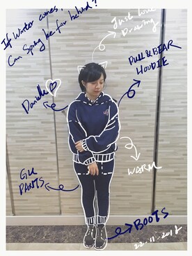「PULL&BEAR（プルアンドベア）のアイテム（パーカー）」を使った、ダニエルさん（レディース・155cm）の秋コーディネート