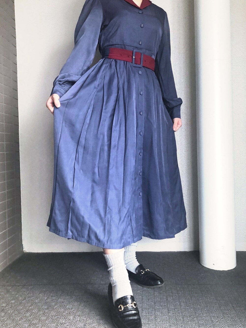 「ロングワンピース、ワンピース、青ワンピース、jouetie、jouetie ワンピース、ワンピースコーデ、さしいろ赤、さしいろ あか」｜「jouetieのバイカラーロングワンピース（ワンピース、ブルー系）」を使った、👻さん（レディース・155cm）の春コーディネートの1枚目の写真