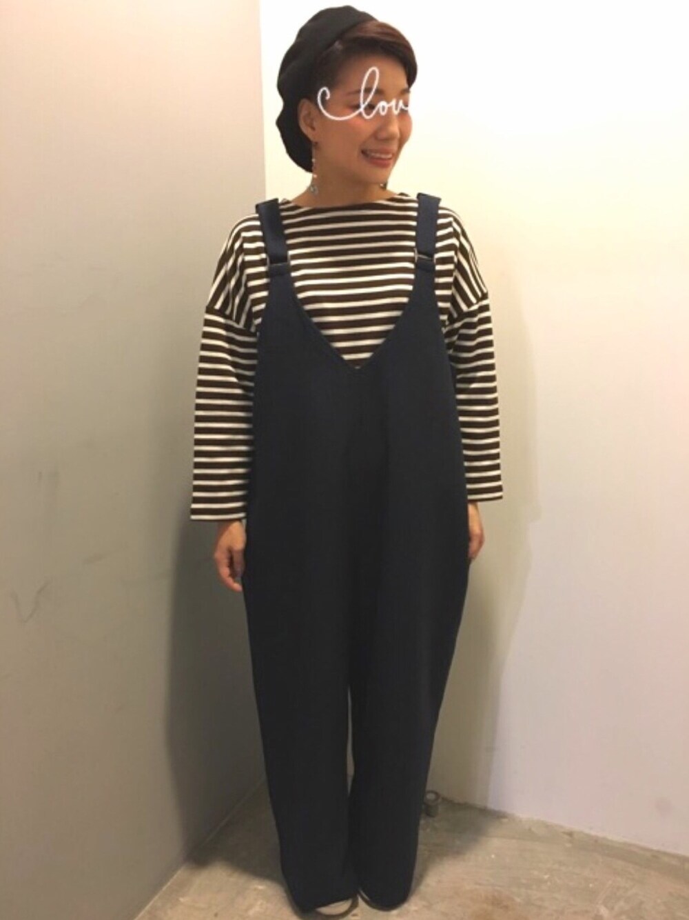 「ootd、ラクチンコーデ、シンプル、ベレー帽、オーバーサイズ、サロペット、ボーダー」｜「SEVENDAYS=SUNDAYのUSC ウールベレー帽（ハンチング/ベレー帽、ブラック系）」を使った、DA-FUKUさん（レディース・154cm）の秋コーディネートの1枚目の写真