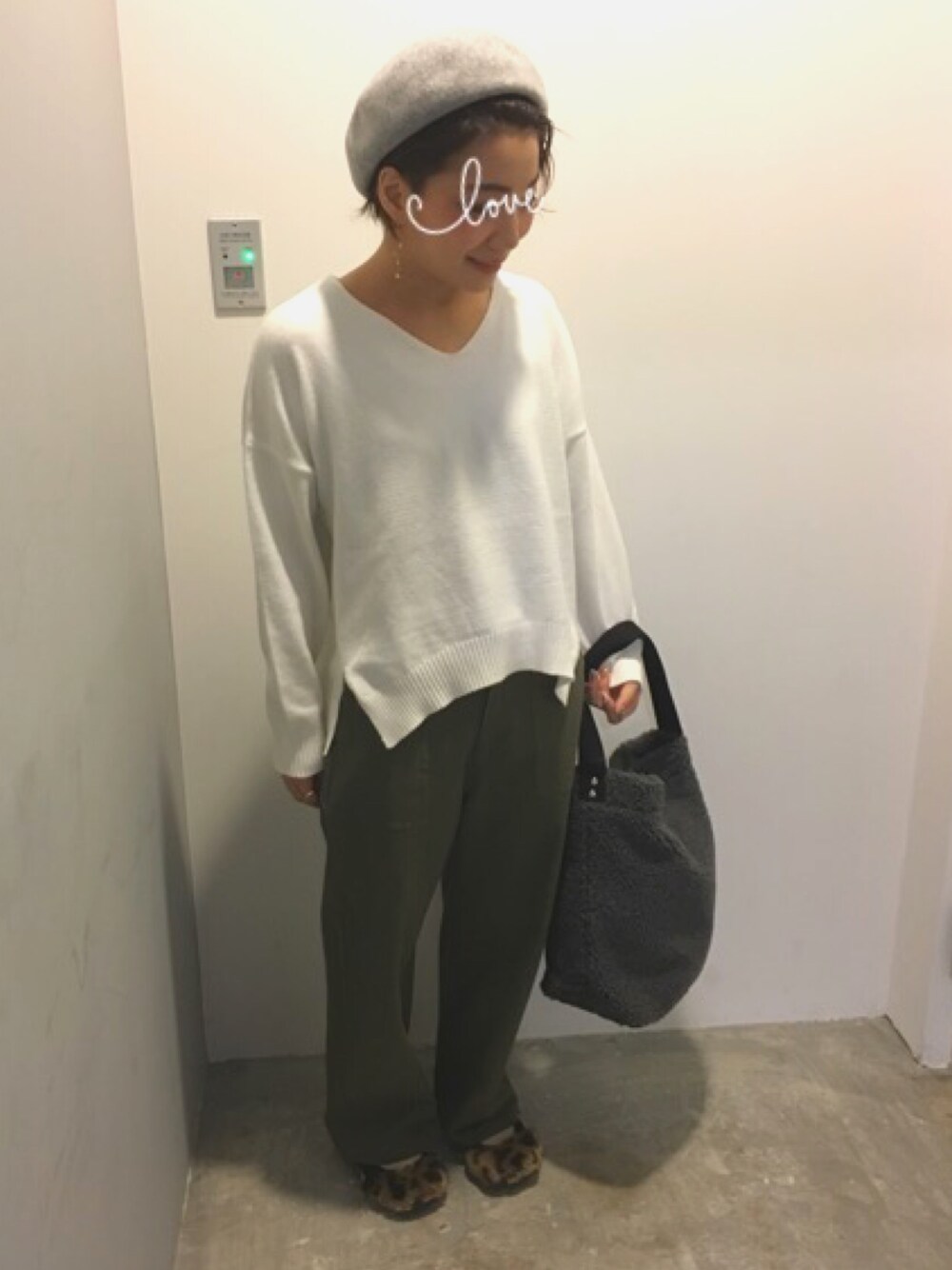 「カジュアル、秋冬、ファー小物、ラクチンコーデ、ビッグシルエット、ベレー帽」｜「SEVENDAYS=SUNDAYのUSC ウールベレー帽（ハンチング/ベレー帽、グレー系）」を使った、DA-FUKUさん（レディース・154cm）の秋コーディネートの1枚目の写真