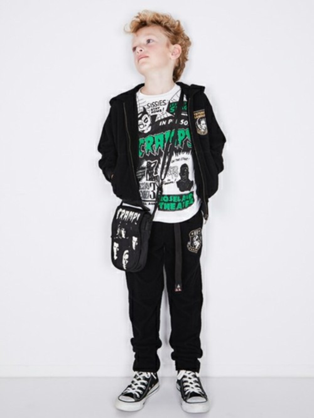 「スウェットパンツ、kids、キッズコーデ、ロックT、JOEY HYSTERIC、kidsfashion、キッズファッション、cramps」｜「JOEY HYSTERICのCR/IT'S ON THE STAGE pt Tシャツ【XS/S/M】（Tシャツ/カットソー、ホワイト系）」を使った、JOEY HYSTERIC OFFICIALさん（キッズ・120cm）の春コーディネートの1枚目の写真