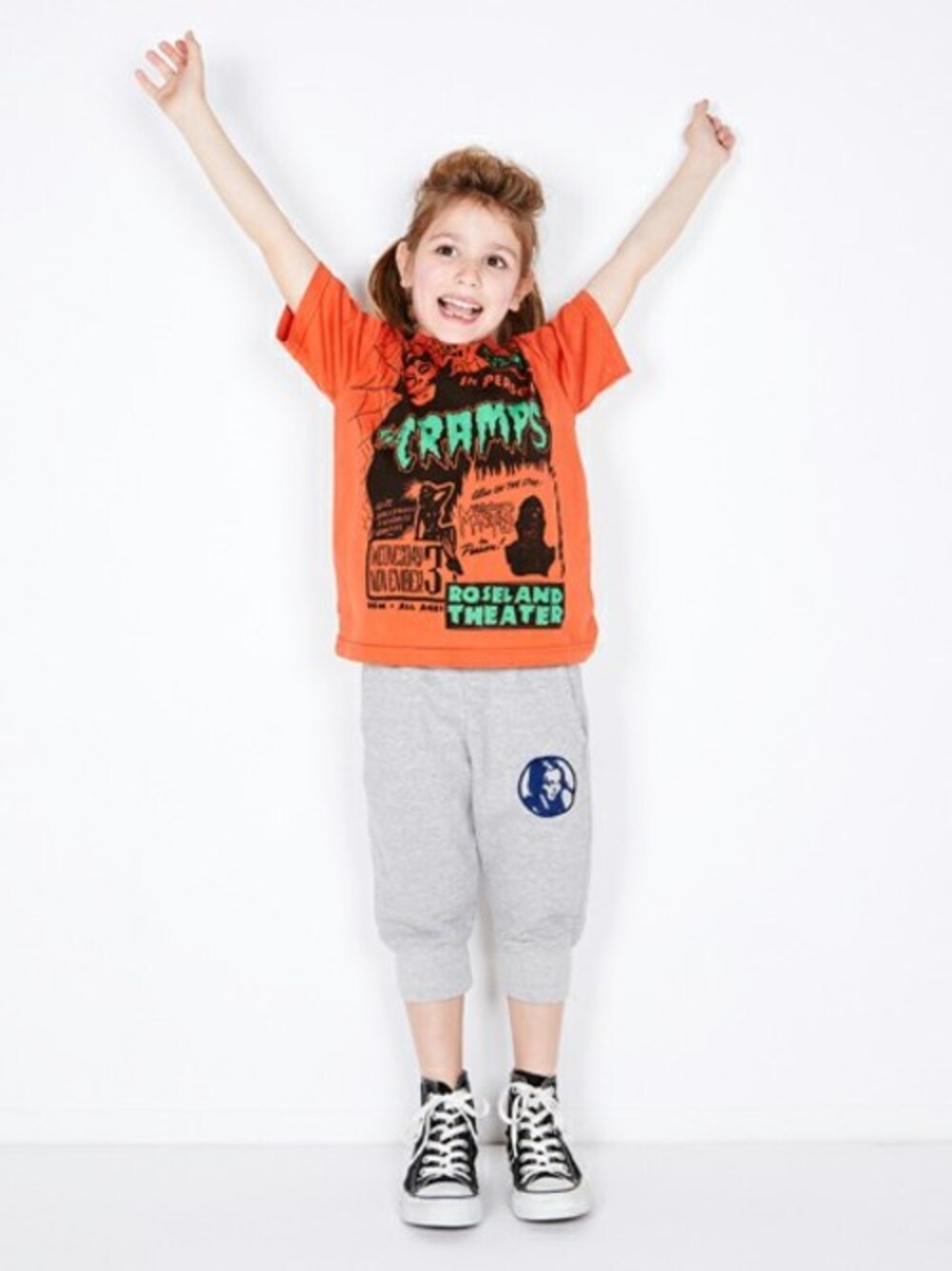 「スウェットパンツ、kids、キッズコーデ、JOEY HYSTERIC、kidsfashion、キッズファッション、cramps」｜「JOEY HYSTERICのCR/IT'S ON THE STAGE pt Tシャツ【XS/S/M】（Tシャツ/カットソー、オレンジ系）」を使った、JOEY HYSTERIC OFFICIALさん（キッズ・120cm）の春コーディネートの1枚目の写真