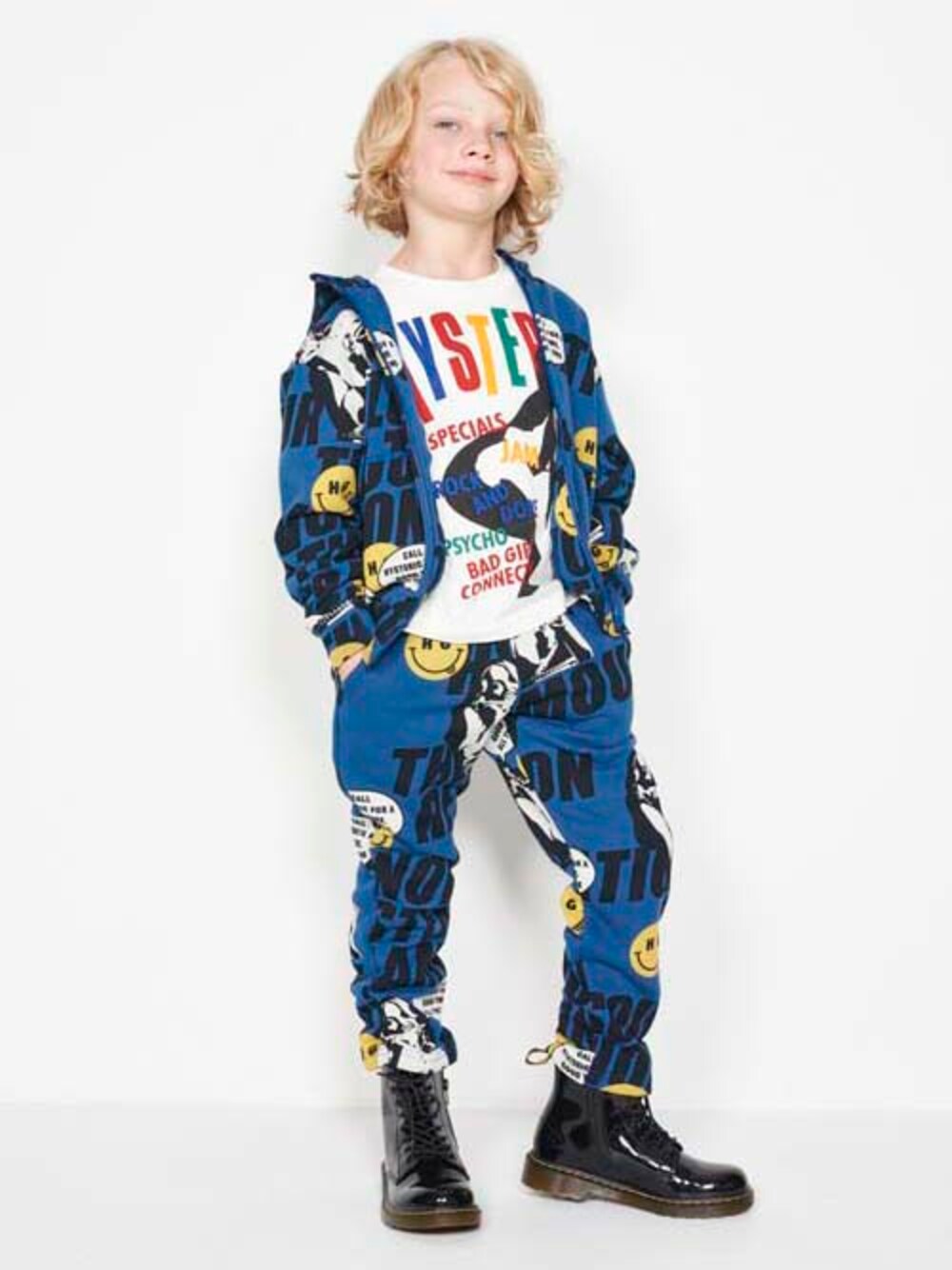「スウェット、セットアップ、カジュアル、ポップ」｜「JOEY HYSTERICのHG SOUND REVOLUTION柄 パーカー【XS/S/M】（パーカー、ブルー系）」を使った、JOEY HYSTERIC OFFICIALさん（キッズ・120cm）の春コーディネートの1枚目の写真