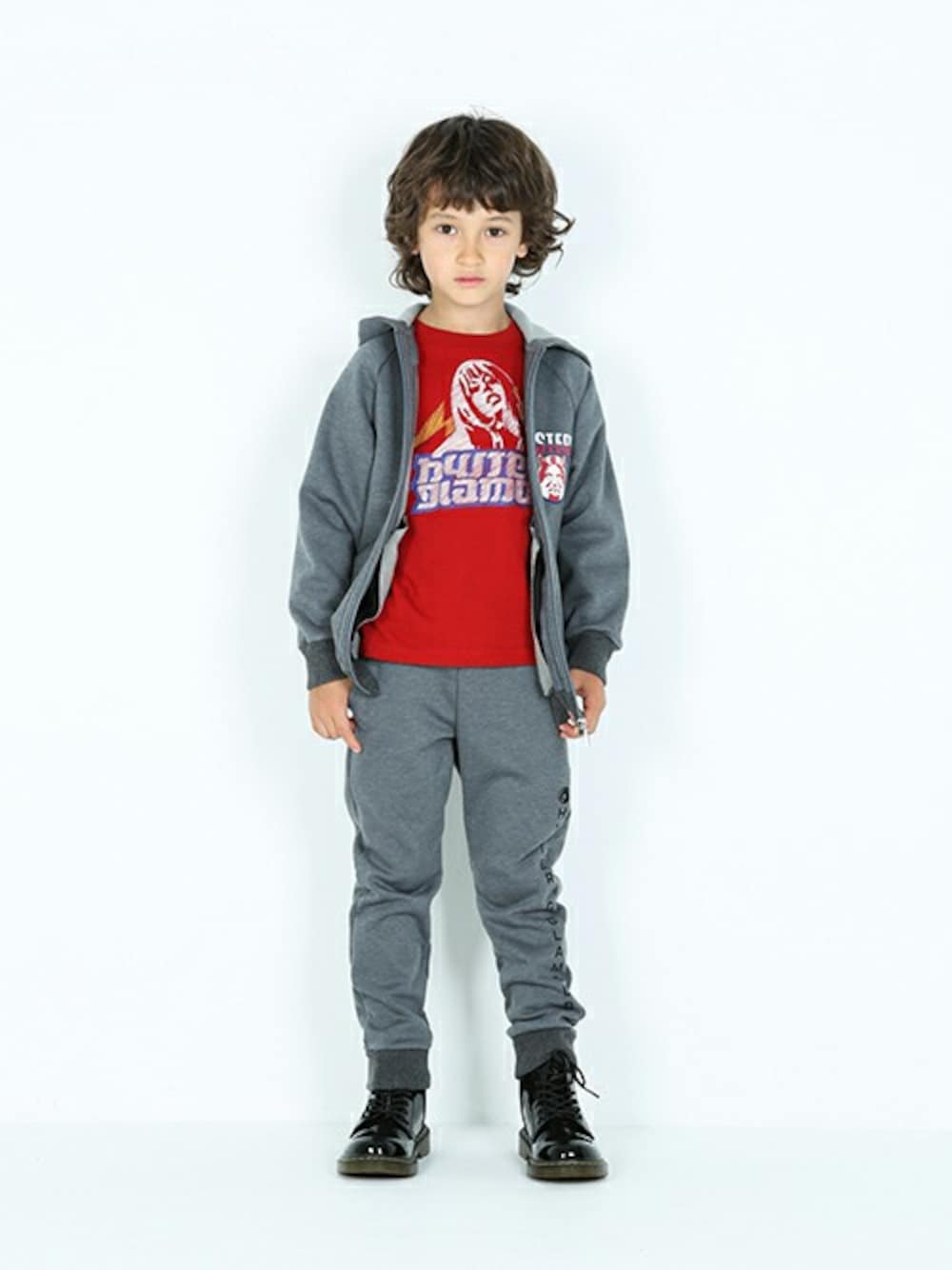 「セットアップ、パーカー、リラックス、キッズ、JOEY HYSTERIC」｜「JOEY HYSTERICのEVIL STAR pt ビッグパーカー【XS/S/M】（パーカー、グレー系）」を使った、JOEY HYSTERIC OFFICIALさん（キッズ・120cm）の春コーディネートの1枚目の写真