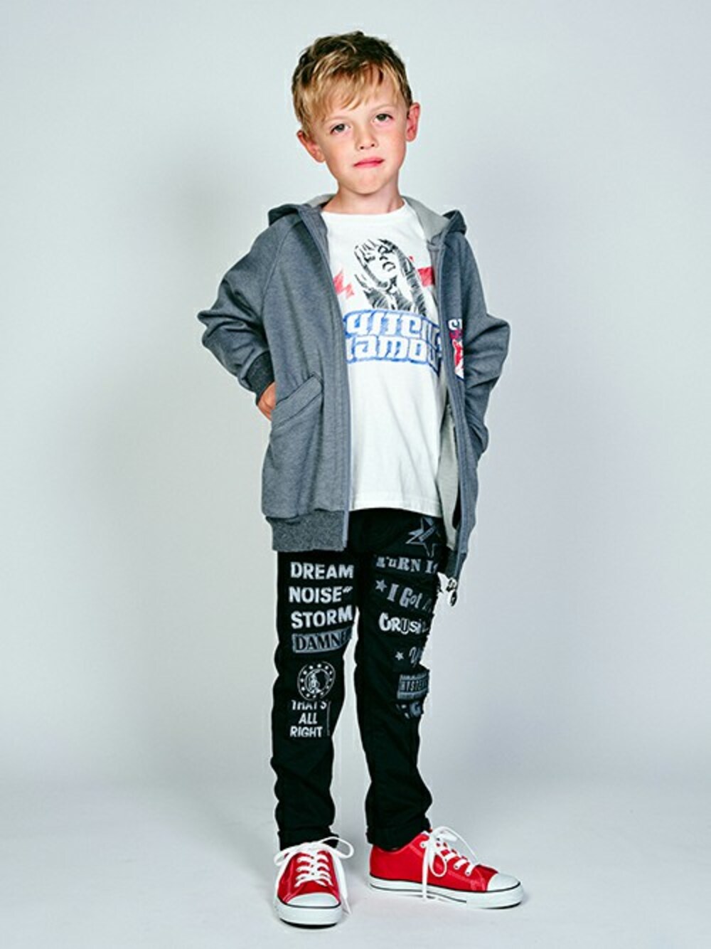 「パーカー、キッズコーデ、JOEY HYSTERIC」｜「JOEY HYSTERICのEVIL STAR pt ビッグパーカー【XS/S/M】（パーカー、グレー系）」を使った、JOEY HYSTERIC OFFICIALさん（キッズ・120cm）の春コーディネートの1枚目の写真