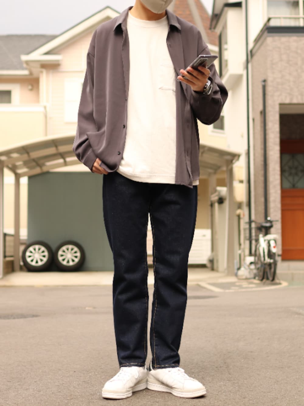 「デニム、シャツスタイル、カジュアル、オトナカジュアル、きれいめカジュアル、いいね、save、フォローお願いします🤑、大人コーデ、大学生、春コーデ、お洒落さんとつながりたい」｜「GLOBAL WORKのDRYヘビーウエイトT長袖/926707（Tシャツ/カットソー、ホワイト系）」を使った、Payaoさん（メンズ・179cm）の春コーディネートの1枚目の写真