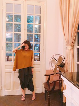 「SIMPLE BLACKのアイテム（スラックス、ブラック系）」を使った、Nguyễn TrangChimさん（レディース）の秋コーディネート