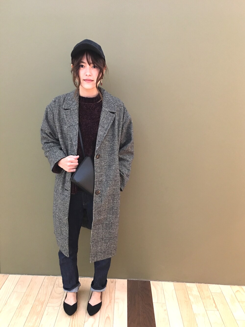 「大人カジュアル、モード、コート、ショルダーバッグ、黒、ママコーデ、いいね、save、フォローお願いします🤑、グリーンパークス、164cm」｜「Green　Parksの・チェック柄チェスターコート（ダウンジャケット/コート、ベージュ系）」を使った、ふっじーさん（レディース・164cm）の秋コーディネートの1枚目の写真