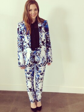 Allison McNamaraさんのコーディネート