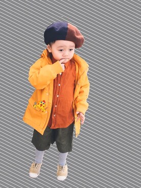 「アイテム（トレンチコート、イエロー系）」を使った、Dino Dさん（キッズ・74cm）の冬コーディネート
