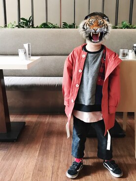 「TYAKASHAのアイテム（ジャケット/アウター）」を使った、Dino Dさん（キッズ・74cm）の春コーディネート