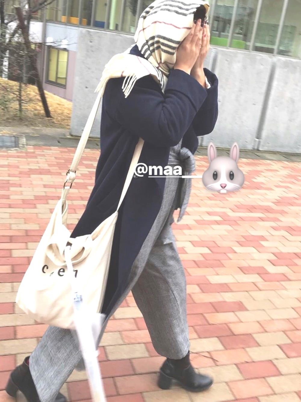 「ootd、おしゃれさんと繋がりたい、プチプラ、チェック、冬コーデ、チェスターコート、オールインワン」｜「recaのロング丈で今年風に着こなし◇ロング丈オーバーサイズダブルボタンチェスターコート （チェスターコート、ブルー系）」を使った、sakiさん（レディース・161cm）の冬コーディネートの1枚目の写真