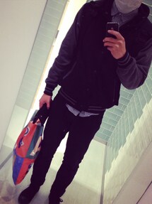 不明 | 袖グレーの切り替えスタジャン
フード付き
(スタジャン)