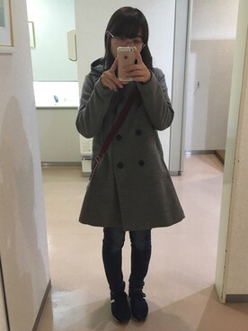 「earth music&ecology（アースミュージックアンドエコロジー）のアイテム（トレンチコート、グレー系）」を使った、美姫丸さん（レディース・153cm）の冬コーディネート