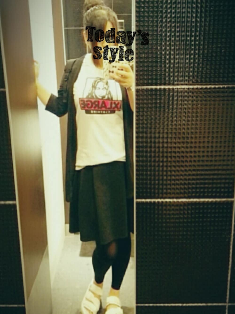 「休日スタイル、シンプルコーデ」｜「X-girlのアイテム（Tシャツ/カットソー、ホワイト系）」を使った、k.k.kさん（レディース・165cm）の夏コーディネートの1枚目の写真