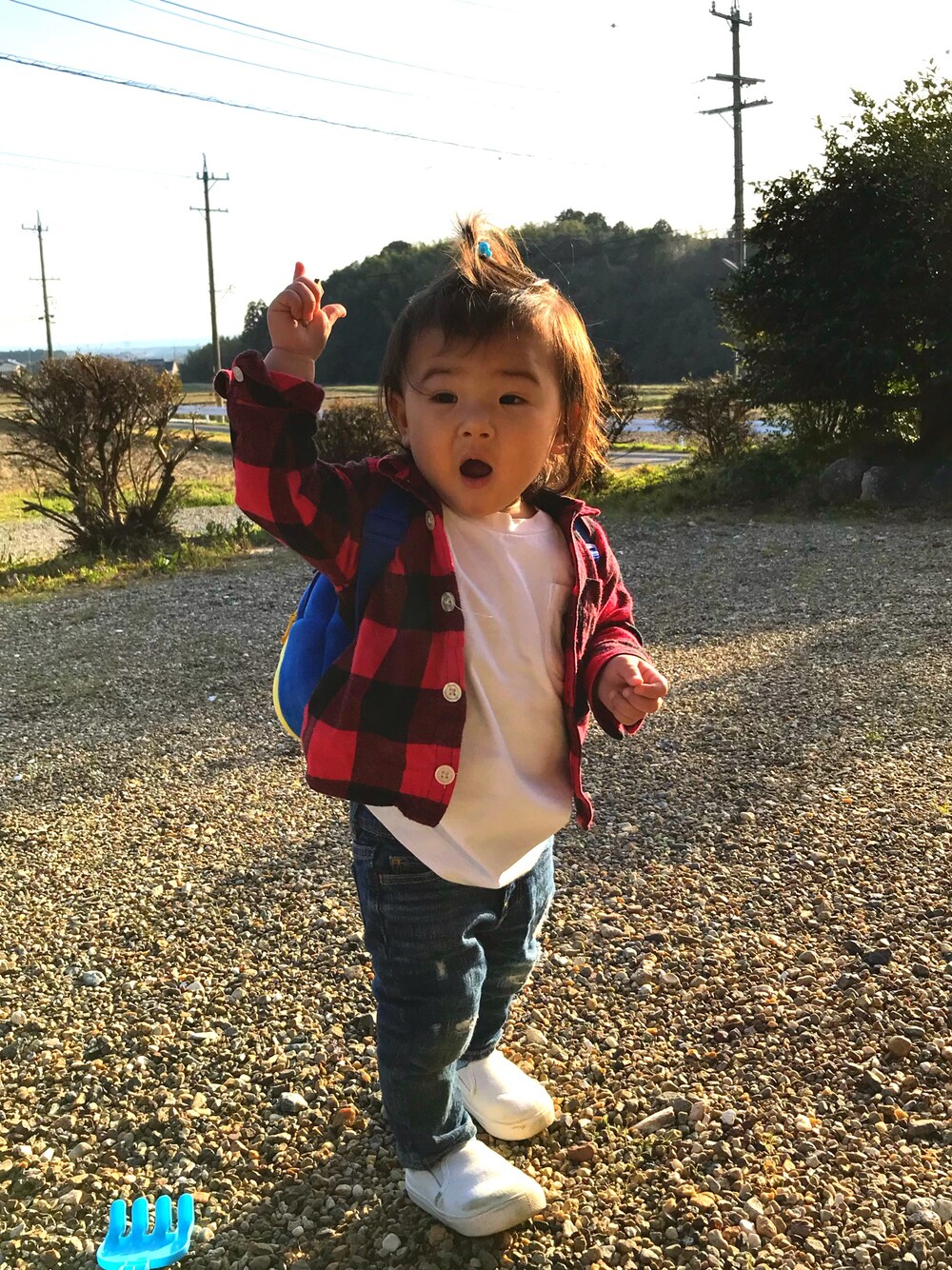 「春コーデ、キッズコーデ、女の子コーデ、カジュアルコーデ、チェックシャツ、ジーンズ、デニム、babygap、UNIQLO」｜「no brandのアイテム（シャツ/ブラウス、その他）」を使った、Yu☺︎さん（キッズ・80cm）の春コーディネートの1枚目の写真