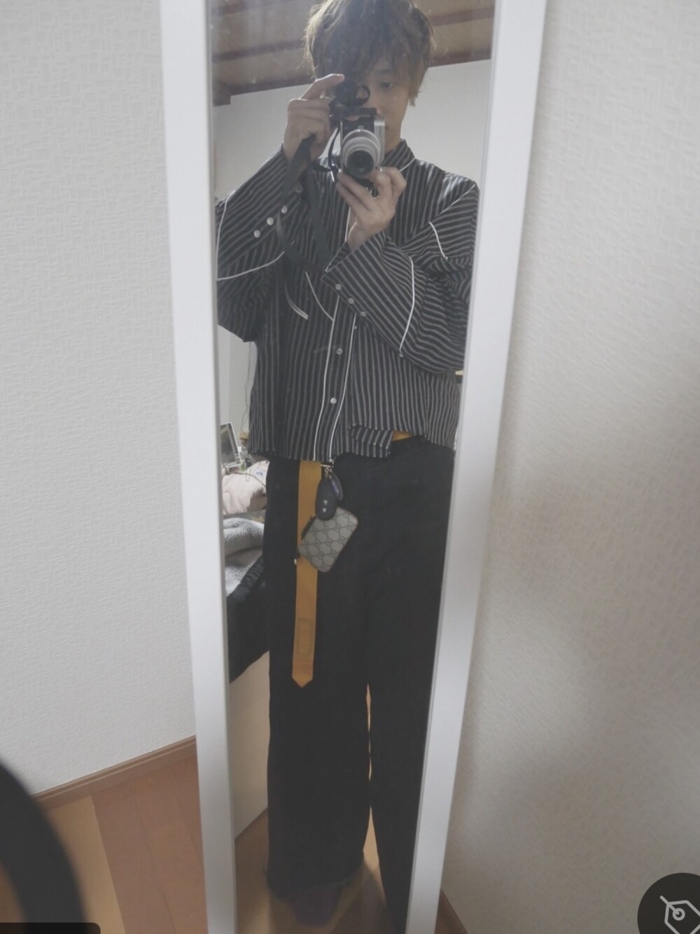 「オシャレパッソ、秋のコーデ、ootd、お洒落さんとつながりたい、デニムパンツ、jieda、ワイドパンツ、今日のコーデ、黒、休日スタイル」｜「Jiedaのアイテム（ジャケット/アウター、ブラック系）」を使った、natuさん（メンズ・175cm）の秋コーディネートの1枚目の写真