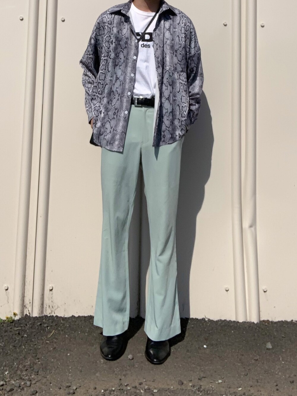 「休日スタイル、春夏コーデ、お洒落さんとつながりたい、今日のコーデ、オトナカジュアル、シンプルスタイル、シンプルコーデ、シンプル、夏コーデ」｜「COMME des GARCONSのアイテム（Tシャツ/カットソー、ホワイト系）」を使った、skさん（メンズ・173cm）の春コーディネートの1枚目の写真