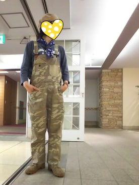 「迷彩柄」｜「アイテム（財布/小物）」を使った、ちえぞうさん（レディース・156cm）の春コーディネート