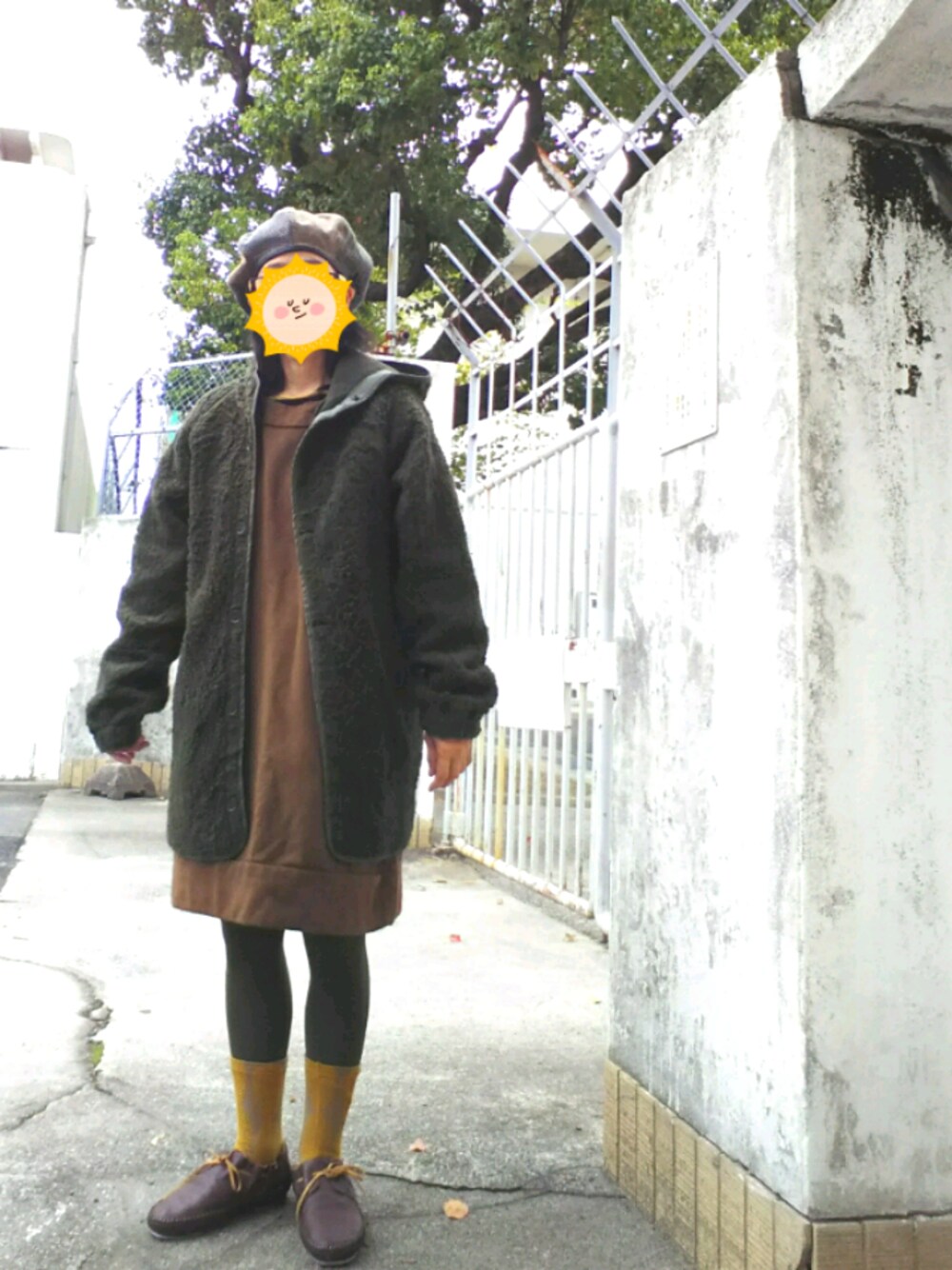 「軍物、ミリタリーライナージャケット、フランス軍、デッドストック、秋服、ベレー帽、斉木楠雄のΨ難、DCスーパーヒーローズvs鷹の爪団、オトナ女子」｜「PUAL CE CINのアイテム（その他シューズ、ブラウン系）」を使った、ちえぞうさん（レディース・156cm）の秋コーディネートの1枚目の写真