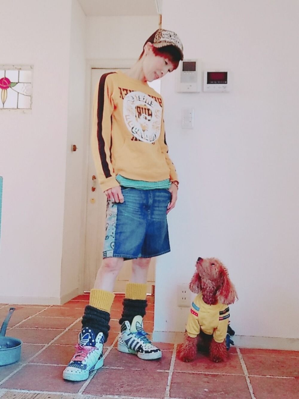 「我が道をゆく隊、愛犬、あちゃちゅむ、ブルースリー、ネネット、adidas、レッグウォーマー、ジェンダーレス部、WEAR昭和部」｜「Rodeo Crownsのアイテム（キャップ、ブラック系）」を使った、ずんちゃ🌞さん（レディース・163cm）の秋コーディネートの1枚目の写真