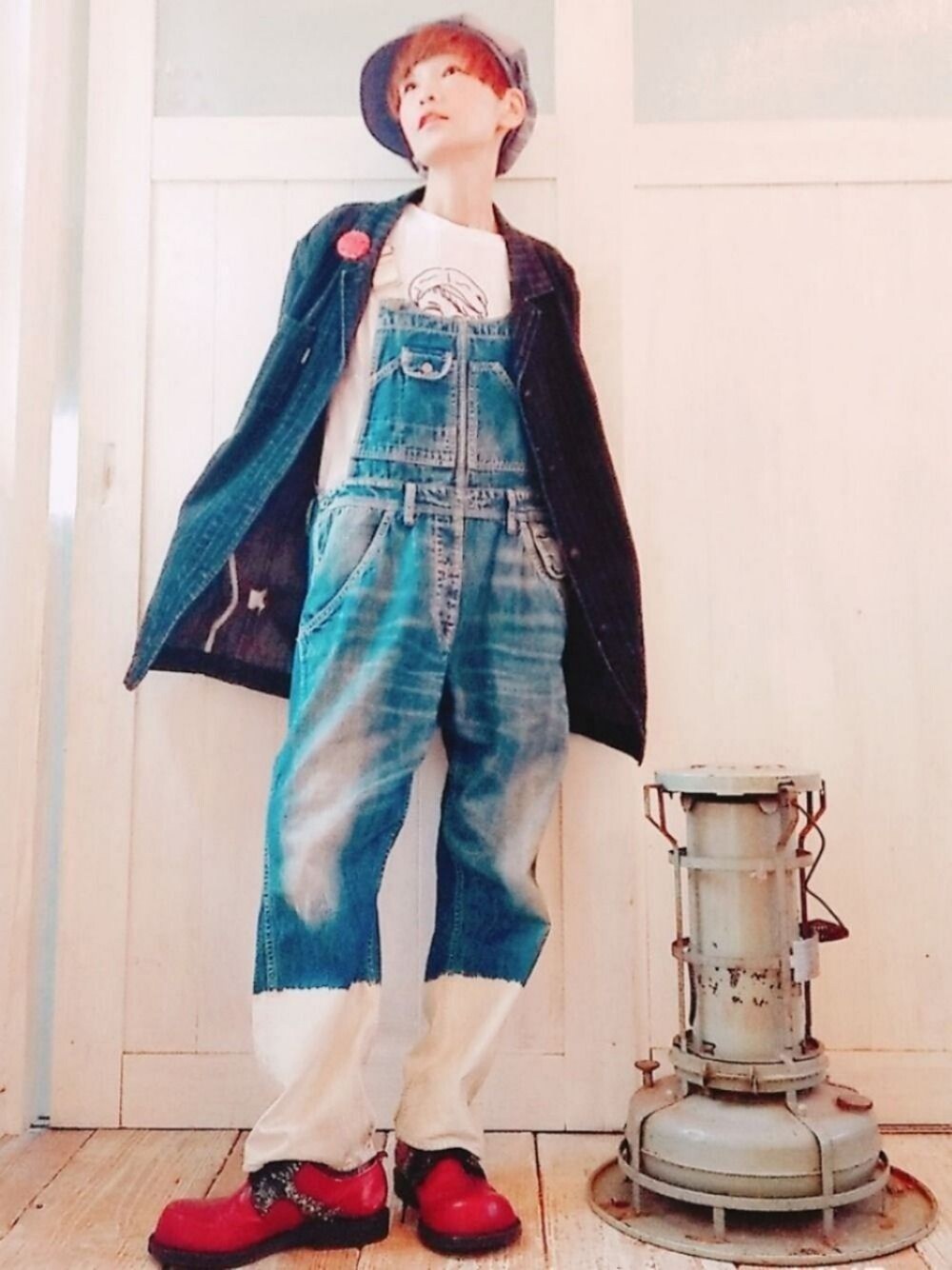 「我が道をゆく隊、ジェンダーレス部、WEAR昭和部、古着、タケT、オーバーオール、おでこ靴」｜「古着屋さんで３枚１０００円の１つ🎵のアイテム（ジャケット/アウター、ブルー系）」を使った、ずんちゃ🌞さん（レディース・163cm）の秋コーディネートの1枚目の写真